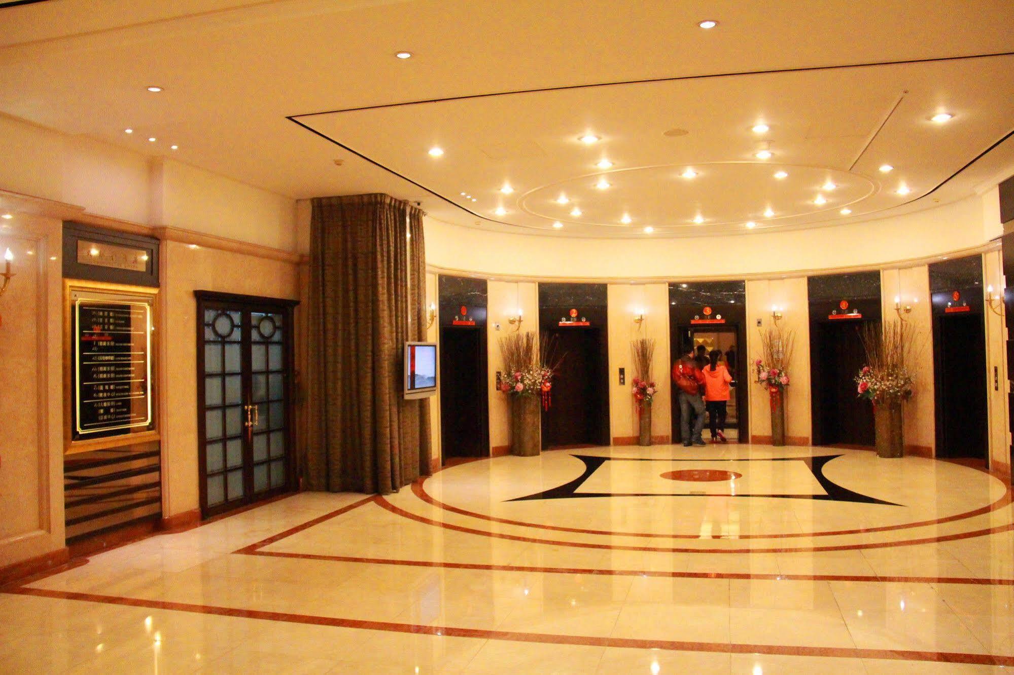 Crystal Plaza Hotel 高雄 外观 照片